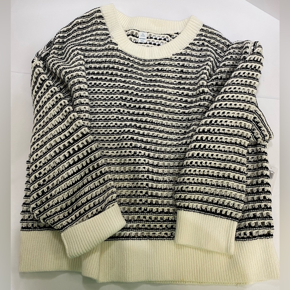 Old Navy Sweater - Picture 4 of 8